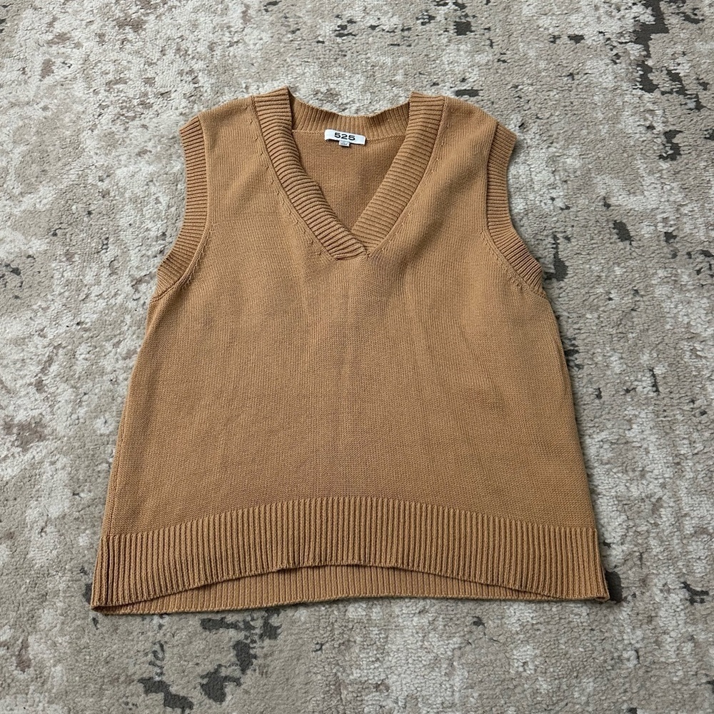 525 America Camel Tan Academia Sweater Vest Size Medium